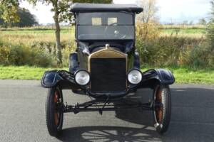 Image 17/41 of Ford Model T Touring (1925)