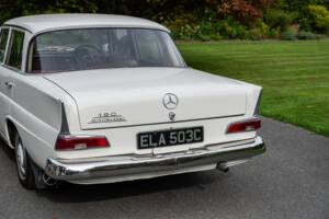Image 7/35 of Mercedes-Benz 190 c (1965)