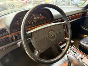 Bild 30/46 von Mercedes-Benz 300 SE (1990)