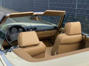 Image 11/31 of Mercedes-Benz 560 SL (1986)