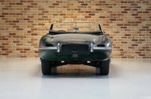 Image 4/28 of Jaguar E-Type 3.8 (1962)