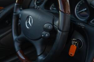 Image 51/86 de Mercedes-Benz SL 500 (2002)