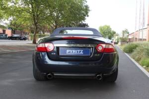 Image 22/23 of Jaguar XK 4.2 (2006)