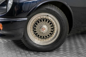 Immagine 4/50 di MG RV8 (1991)