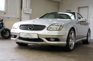 Imagen 7/50 de Mercedes-Benz SLK 32 AMG (2002)