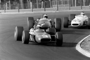 Image 2/20 of Ferrari Dino 166 F2 (1968)