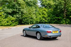 Bild 33/37 von Jaguar XKR (2003)