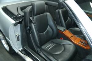 Image 28/49 of Mercedes-Benz SL 500 (2001)