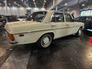 Image 4/21 of Mercedes-Benz 240 D 3,0 (1976)