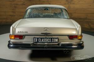 Image 8/18 of Mercedes-Benz 280 SE (1970)