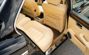 Image 22/37 of Daimler Double Six (1992)