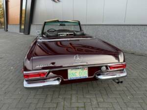 Image 9/36 de Mercedes-Benz 280 SL (1969)