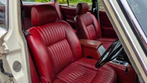 Image 22/50 of Jaguar XJ 6 4.2 (1972)