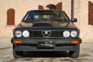 Bild 3/50 von Alfa Romeo GTV 6 2.5 (1981)