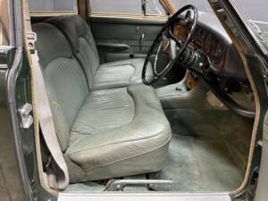 Bild 3/50 von Daimler Sovereign 420 (1968)