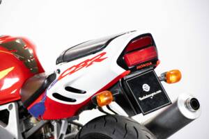 Immagine 14/50 di Honda CBR 900RR Fireblade (1996)