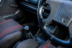 Afbeelding 34/46 van Volkswagen Golf I GTI 1.6 (1993)