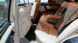 Image 12/32 de Mercedes-Benz 400 E (1991)