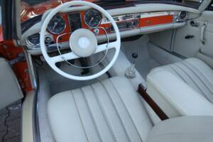 Image 3/50 of Mercedes-Benz 230 SL (1964)