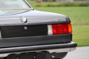 Image 5/50 of BMW 323i (1980)