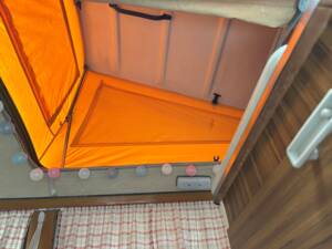 Image 16/32 of Volkswagen T2b Westfalia (1972)