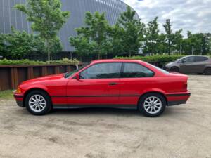 Immagine 8/35 di BMW 318is (1992)
