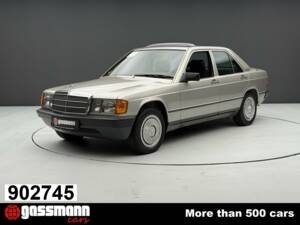 Immagine 1/15 di Mercedes-Benz 190 E (1985)