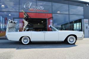 Image 23/50 of Lincoln Continental Convertible (1967)