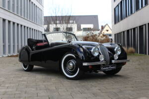 Image 34/40 de Jaguar XK 120 DHC (1953)