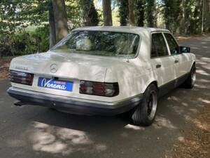 Immagine 4/20 di Mercedes-Benz 280 SE (1983)