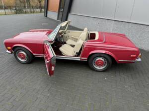 Image 16/50 of Mercedes-Benz 280 SL (1971)