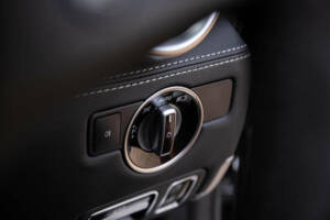Image 35/50 of Mercedes-Benz SLS AMG Roadster (2014)