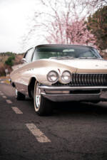 Image 3/18 of Buick Le Sabre Coupe (1960)