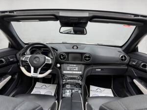 Bild 17/26 von Mercedes-Benz SL 500 (2015)