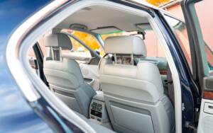 Image 30/55 of BMW 740i (1997)