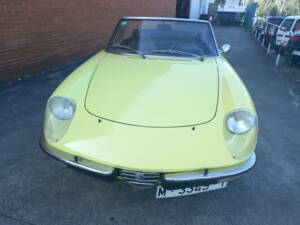 Immagine 6/20 di Alfa Romeo 1600 Spider (1973)