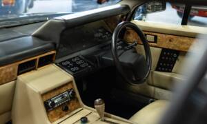 Image 3/44 de Aston Martin Lagonda (1981)