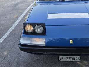 Image 8/77 of Ferrari 365 GT4 2+2 (1975)