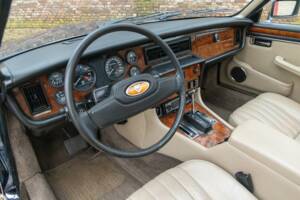 Image 33/50 of Jaguar XJ 12 (1987)