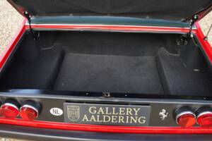 Image 41/50 de Ferrari 365 GT4 2+2 (1974)