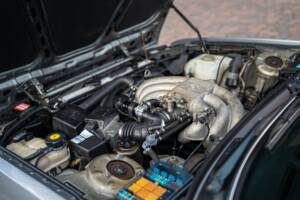 Image 11/71 of BMW 325i (1989)