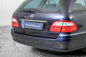 Bild 28/50 von Mercedes-Benz E 320 T 4MATIC (2004)