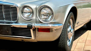Image 4/10 de Jaguar XJ 12 L (1975)
