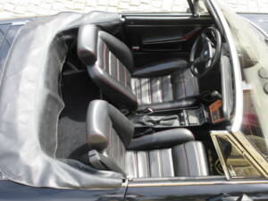 Bild 15/21 von Alfa Romeo 2.0 Spider QV (1988)