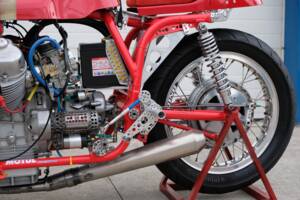 Image 13/44 of Moto Guzzi DUMMY (1972)