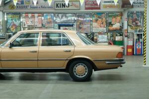 Image 6/50 de Mercedes-Benz 350 SE (1973)