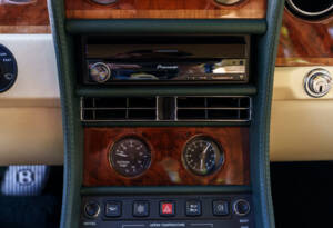 Image 16/26 of Bentley Continental R (1994)