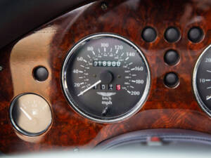 Afbeelding 11/99 van Aston Martin V8 Volante (1999)