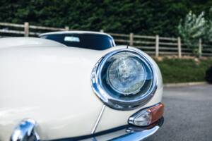 Image 16/50 de Jaguar Type E 3.8 (1963)