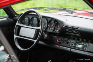 Image 17/63 of Porsche 911 Carrera 3.2 (1986)